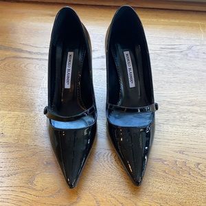 Manolo Blahnik Black Patent Mary Jane-Style Pumps | Excellent Condition